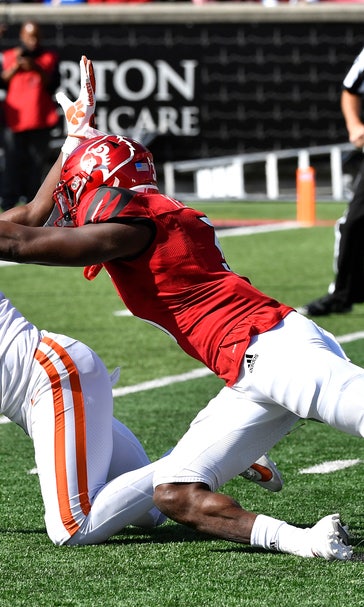 Lawrence leads No. 3 Clemson to 45-10 rout of Louisville